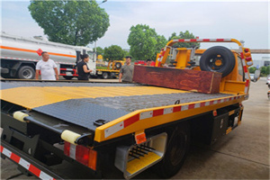 右玉附近拖车电话号码服务